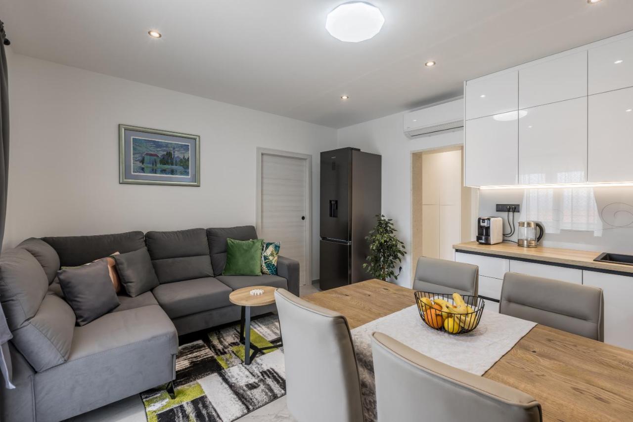 Apartments Petra Bol Zewnętrze zdjęcie