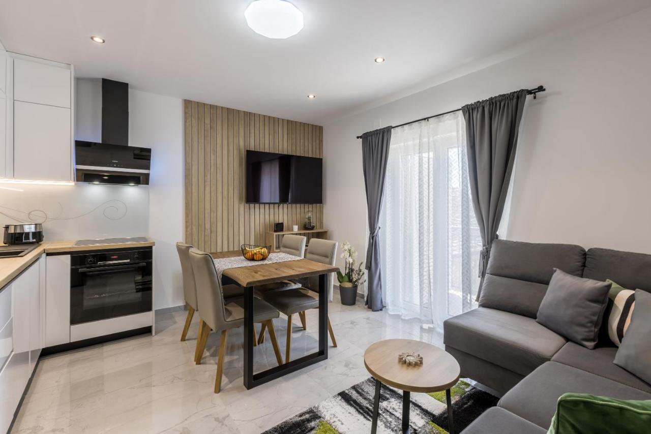 Apartments Petra Bol Zewnętrze zdjęcie