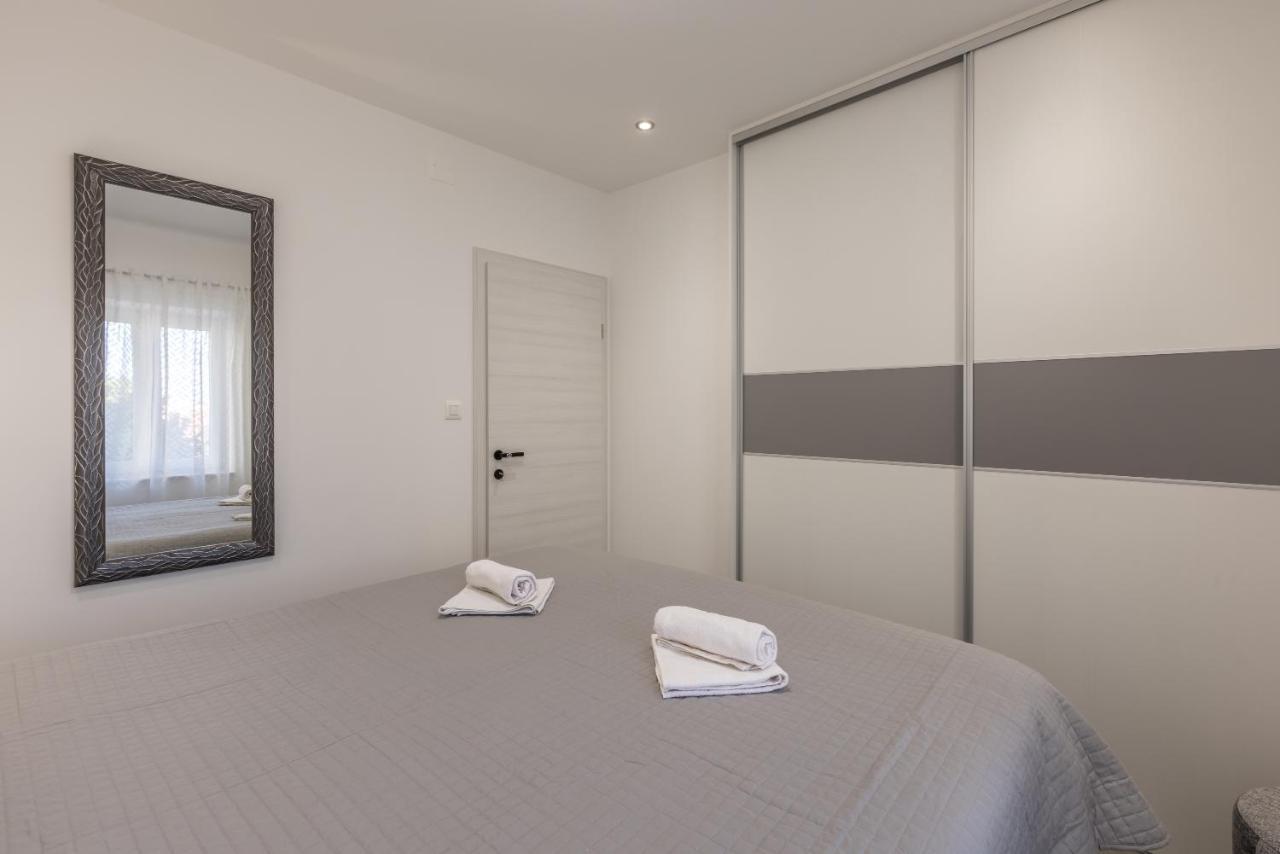 Apartments Petra Bol Zewnętrze zdjęcie